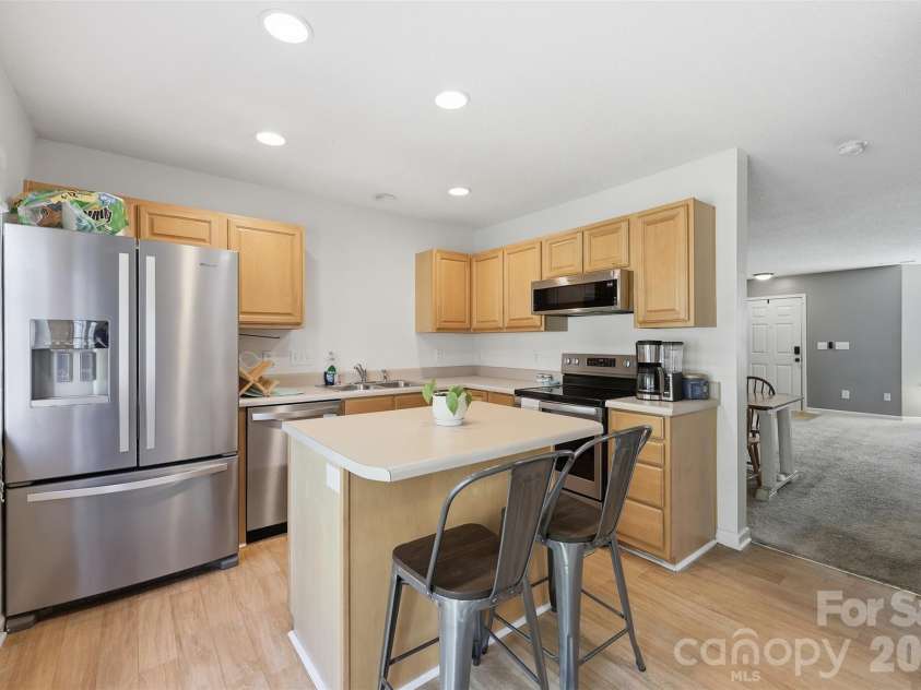 104 Gelderland Drive, Matthews, NC 28104.  MLS# CAR4378988, YatesRealty ID 21873. Kitchen 