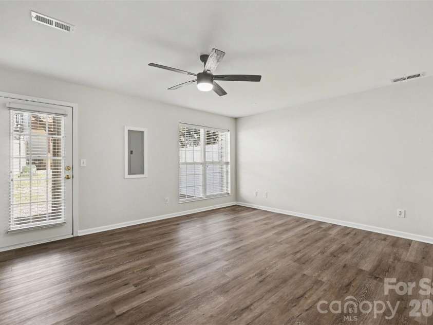 2136 Midnight Blue Lane, Fort Mill, SC 29708.  MLS# CAR4368158, YatesRealty ID 21874. 
