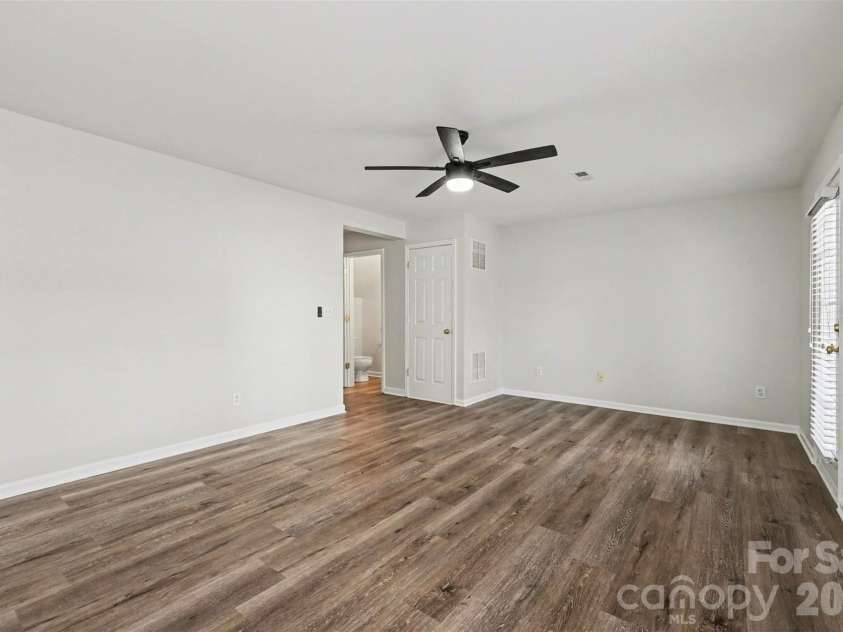 2136 Midnight Blue Lane, Fort Mill, SC 29708.  MLS# CAR4368158, YatesRealty ID 21874. 