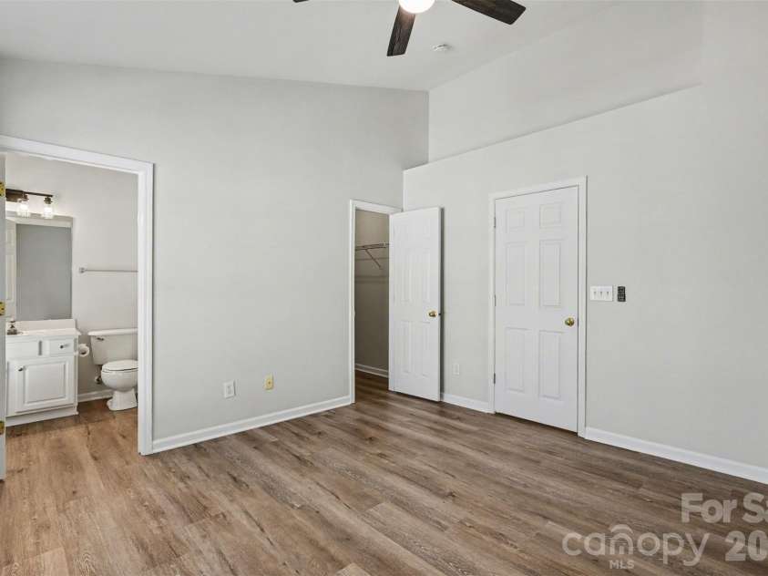 2136 Midnight Blue Lane, Fort Mill, SC 29708.  MLS# CAR4368158, YatesRealty ID 21874. 