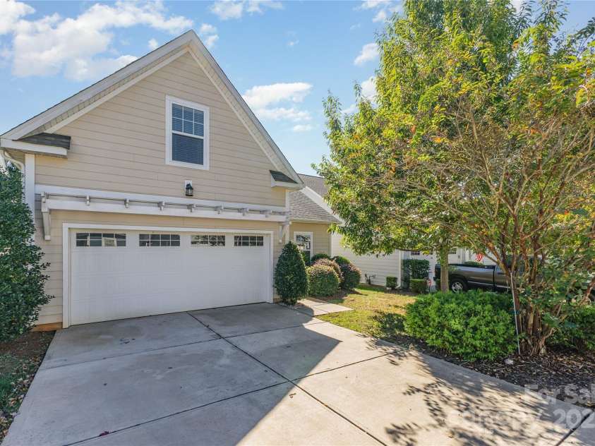 24604 Blue Heron Circle, Lancaster, SC 29720.  MLS# CAR4291057, YatesRealty ID 21875. 