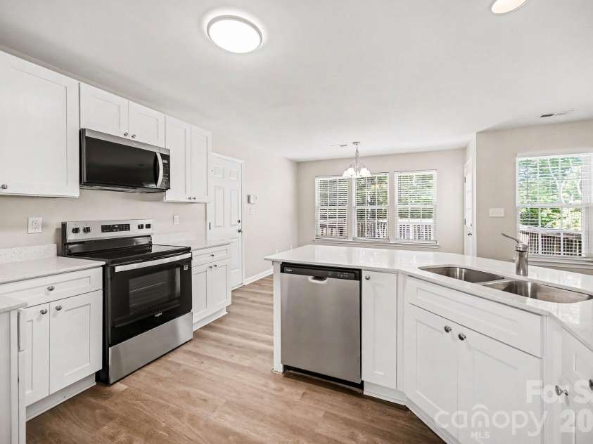 3700 Wilshire Lane, Waxhaw, NC 28173.  MLS# CAR4371753, YatesRealty ID 21875. 