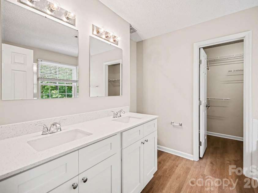 3700 Wilshire Lane, Waxhaw, NC 28173.  MLS# CAR4371753, YatesRealty ID 21875. 