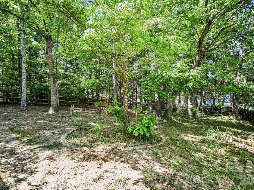 3700 Wilshire Lane, Waxhaw, NC 28173.  MLS# CAR4371753, YatesRealty ID 21875. 