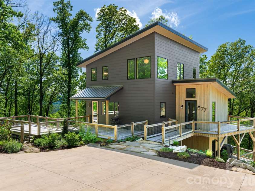 77 Mcintyre Drive, Asheville, NC 28803.  MLS# CAR4374147, YatesRealty ID 21876. 