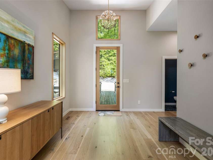 77 Mcintyre Drive, Asheville, NC 28803.  MLS# CAR4374147, YatesRealty ID 21876. 