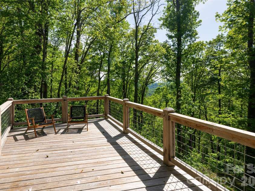 77 Mcintyre Drive, Asheville, NC 28803.  MLS# CAR4374147, YatesRealty ID 21876. 