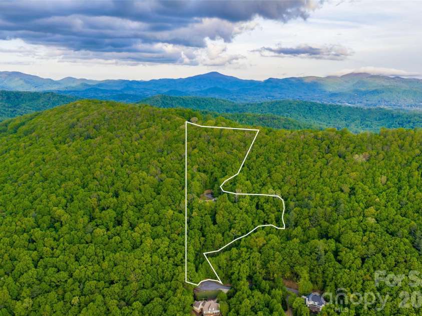 77 Mcintyre Drive, Asheville, NC 28803.  MLS# CAR4374147, YatesRealty ID 21876. 