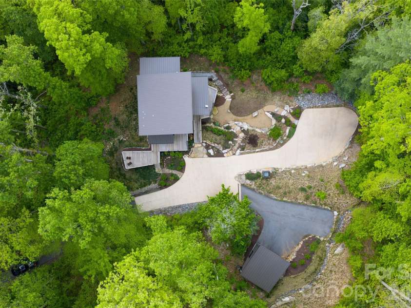 77 Mcintyre Drive, Asheville, NC 28803.  MLS# CAR4374147, YatesRealty ID 21876. 