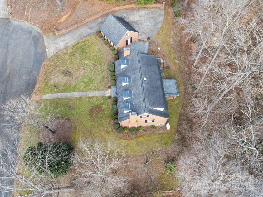 301 Queens Drive, Lexington, NC 27292.  MLS# CAR4274684, YatesRealty ID 21877. 