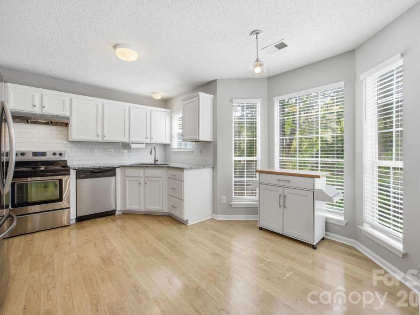 598 Viking Place, Concord, NC 28025.  MLS# CAR4376130, YatesRealty ID 21877. 