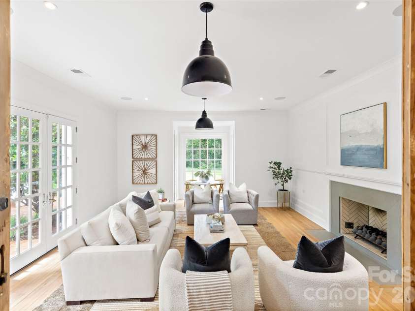 3316 Stanwyck Court, Charlotte, NC 28211.  MLS# CAR4378233, YatesRealty ID 21878. 