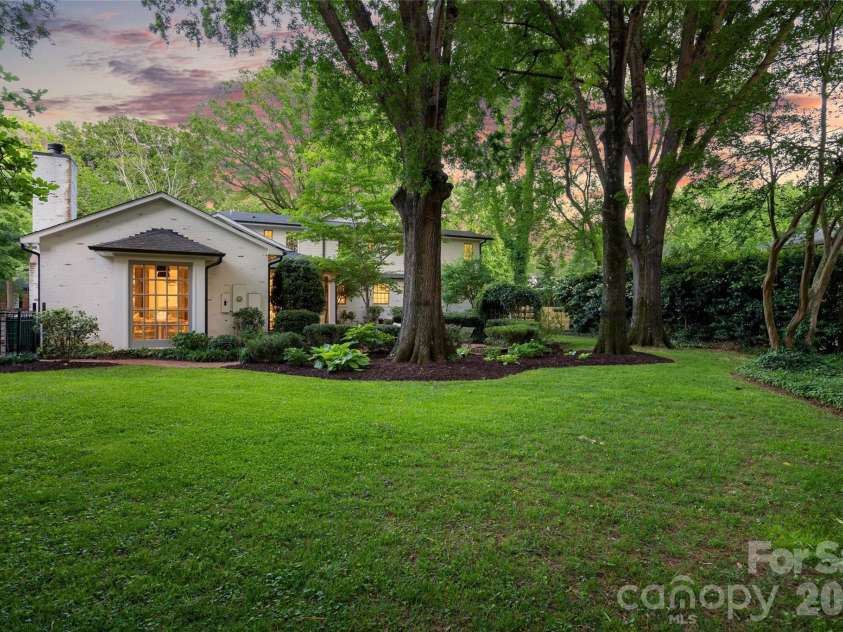 3316 Stanwyck Court, Charlotte, NC 28211.  MLS# CAR4378233, YatesRealty ID 21878. 