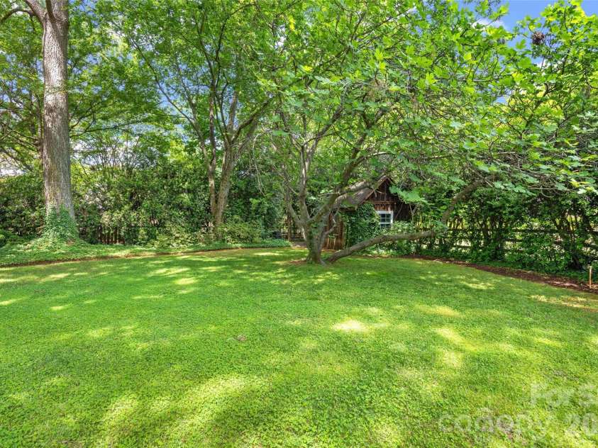 3316 Stanwyck Court, Charlotte, NC 28211.  MLS# CAR4378233, YatesRealty ID 21878. 