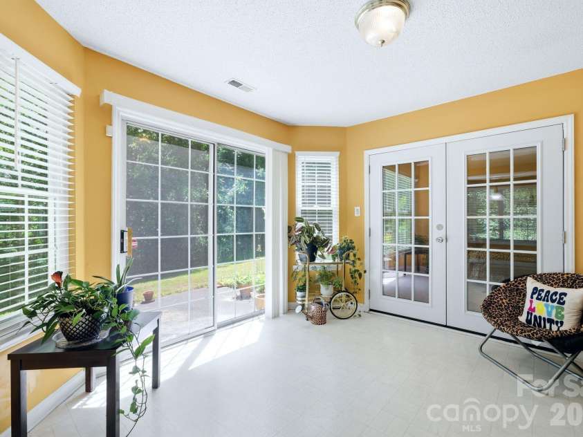 5837 Amity Springs Drive, Charlotte, NC 28212.  MLS# CAR4378822, YatesRealty ID 21879. 