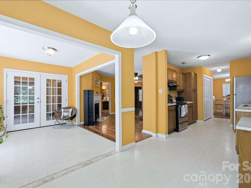 5837 Amity Springs Drive, Charlotte, NC 28212.  MLS# CAR4378822, YatesRealty ID 21879. 