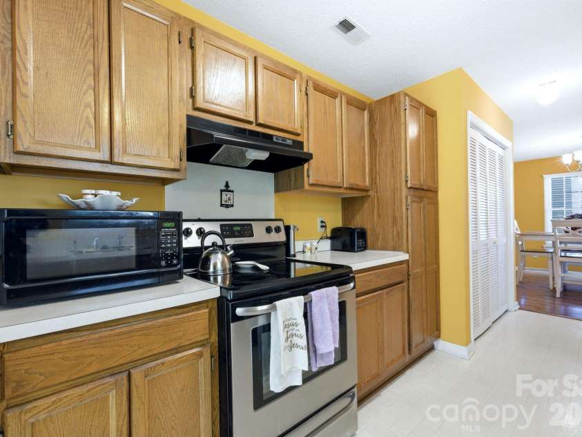 5837 Amity Springs Drive, Charlotte, NC 28212.  MLS# CAR4378822, YatesRealty ID 21879. 