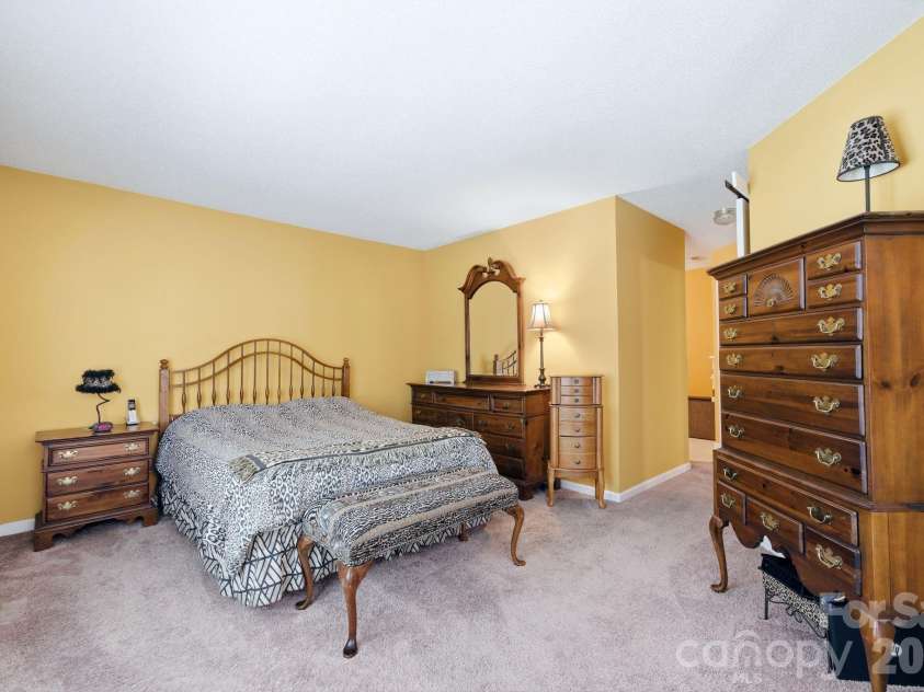 5837 Amity Springs Drive, Charlotte, NC 28212.  MLS# CAR4378822, YatesRealty ID 21879. 