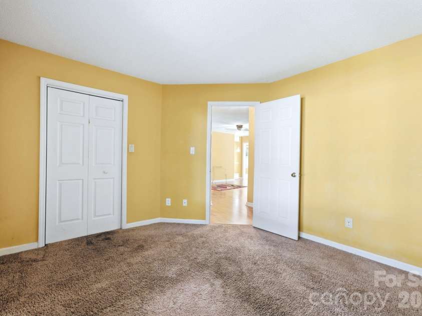 5837 Amity Springs Drive, Charlotte, NC 28212.  MLS# CAR4378822, YatesRealty ID 21879. 