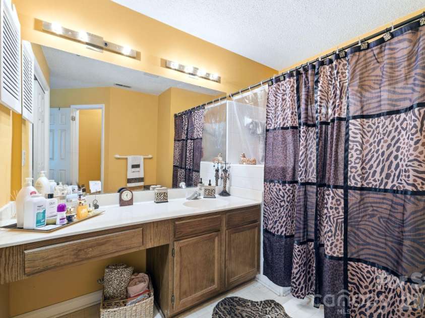 5837 Amity Springs Drive, Charlotte, NC 28212.  MLS# CAR4378822, YatesRealty ID 21879. 