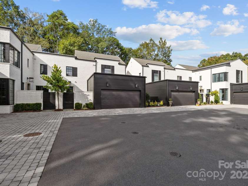 9004 Tynecastle Commons Court, Charlotte, NC 28226.  MLS# CAR4312958, YatesRealty ID 2188. 