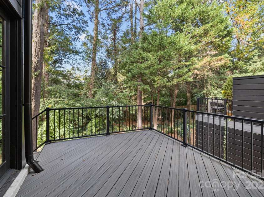 9004 Tynecastle Commons Court, Charlotte, NC 28226.  MLS# CAR4312958, YatesRealty ID 2188. 