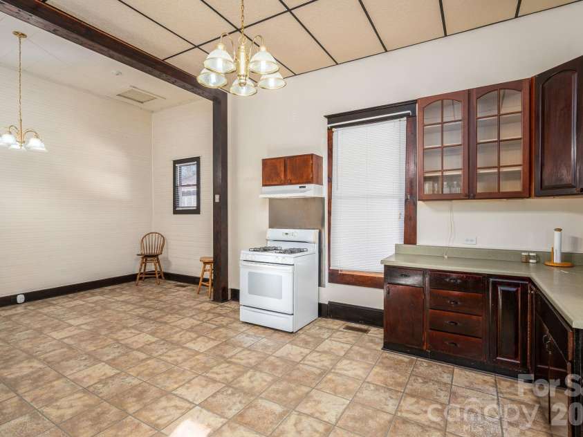 331 Laurel Street, Lincolnton, NC 28092.  MLS# CAR4326390, YatesRealty ID 21880. 