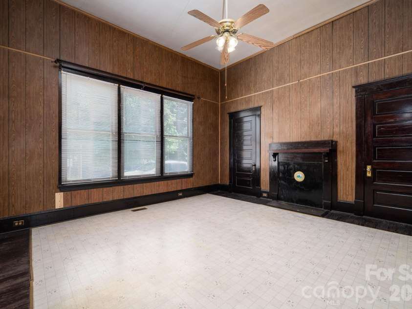 331 Laurel Street, Lincolnton, NC 28092.  MLS# CAR4326390, YatesRealty ID 21880. 