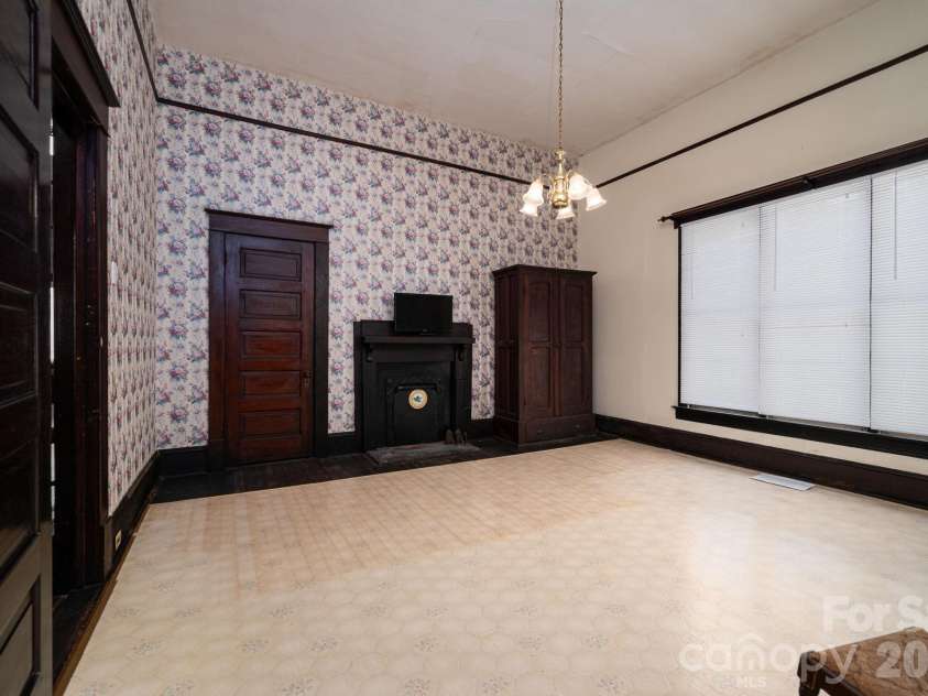 331 Laurel Street, Lincolnton, NC 28092.  MLS# CAR4326390, YatesRealty ID 21880. 