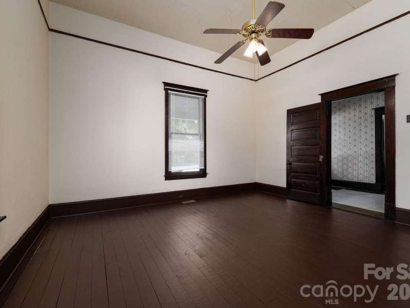 331 Laurel Street, Lincolnton, NC 28092.  MLS# CAR4326390, YatesRealty ID 21880. 
