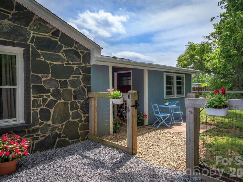 477 Emma Road, Asheville, NC 28806.  MLS# CAR4378114, YatesRealty ID 21881. Lovely backyard setting