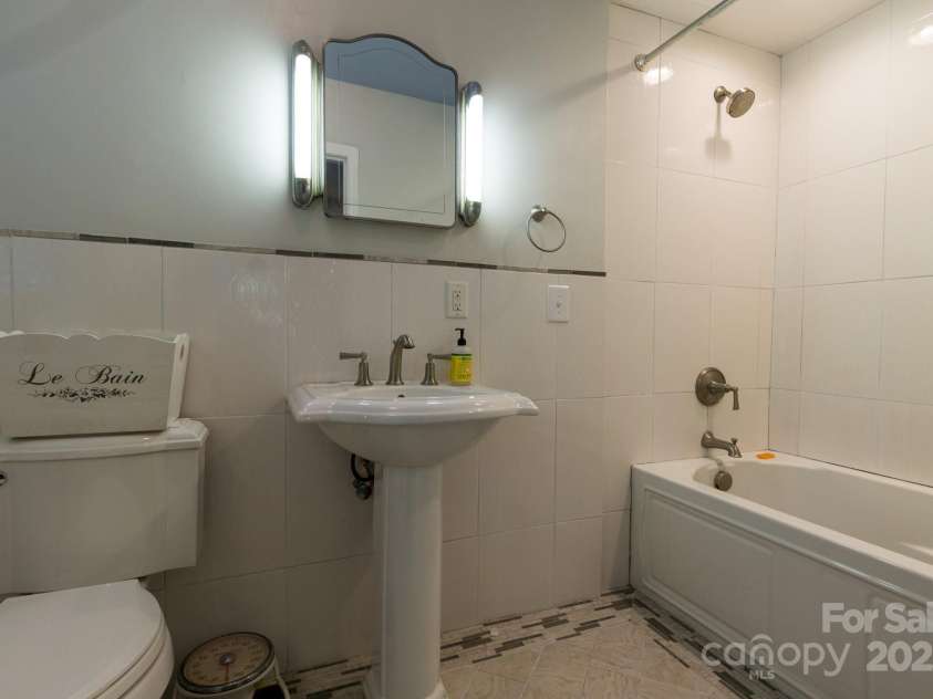 613 Ridge Street, Kings Mountain, NC 28086.  MLS# CAR4267266, YatesRealty ID 21881. 