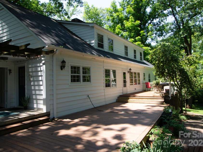 613 Ridge Street, Kings Mountain, NC 28086.  MLS# CAR4267266, YatesRealty ID 21881. 