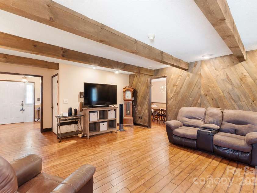 5563 Grace Chapel Road, Hickory, NC 28601.  MLS# CAR4270637, YatesRealty ID 21883. 