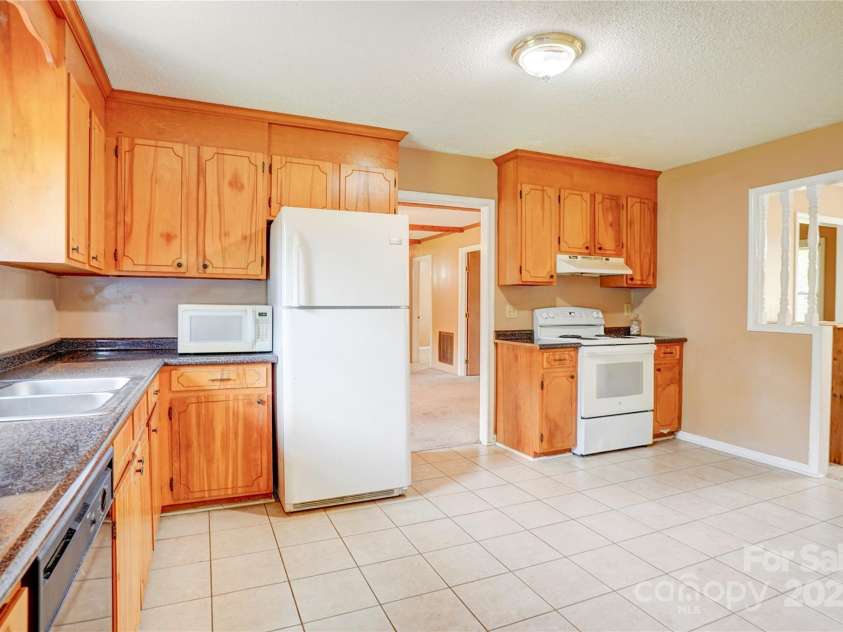 6573 Weldon Circle, Concord, NC 28027.  MLS# CAR4255855, YatesRealty ID 21884. 