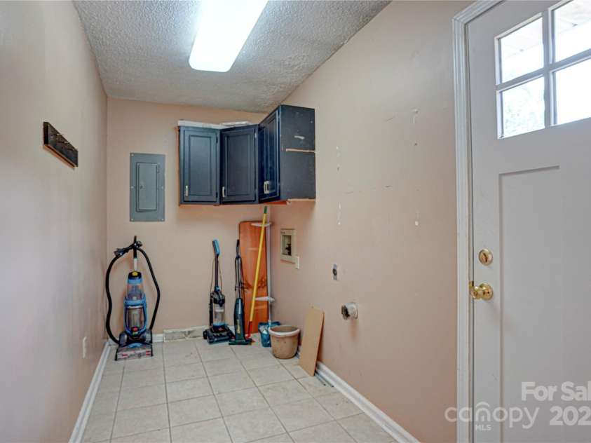 6573 Weldon Circle, Concord, NC 28027.  MLS# CAR4255855, YatesRealty ID 21884. 