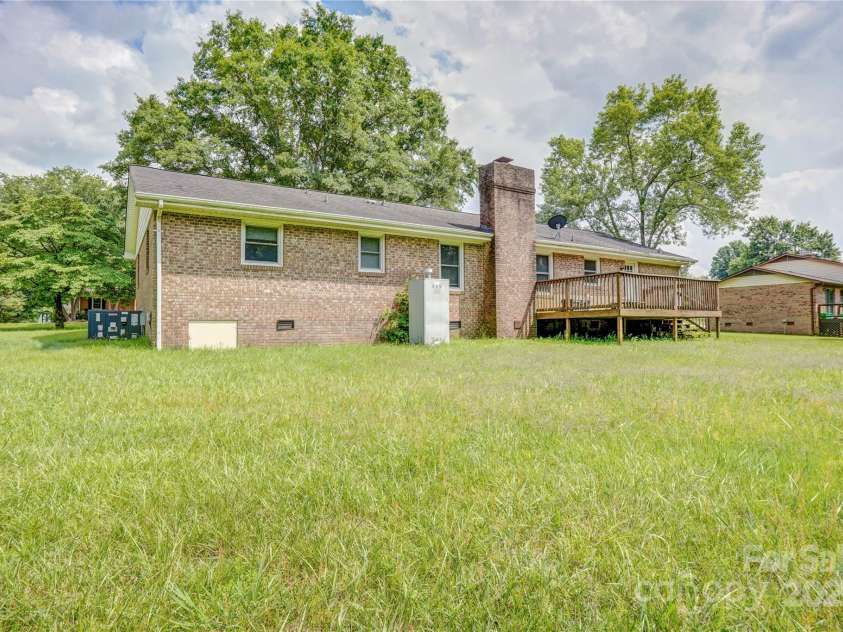 6573 Weldon Circle, Concord, NC 28027.  MLS# CAR4255855, YatesRealty ID 21884. 