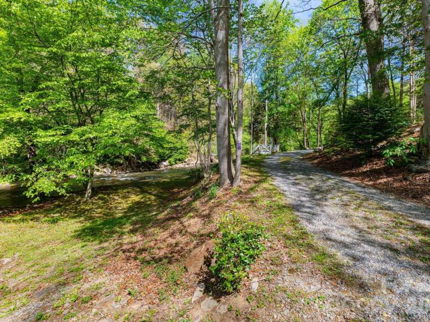 87 Medley Drive, Waynesville, NC 28785.  MLS# CAR4375332, YatesRealty ID 21884. Creek Access