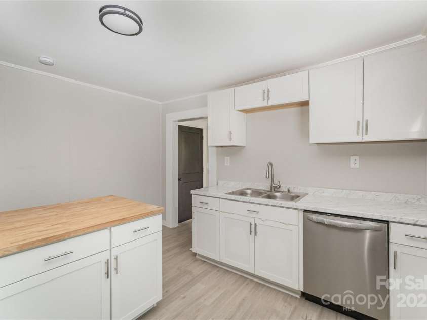 210 Marshall Street, Rock Hill, SC 29730.  MLS# CAR4270533, YatesRealty ID 21885. 