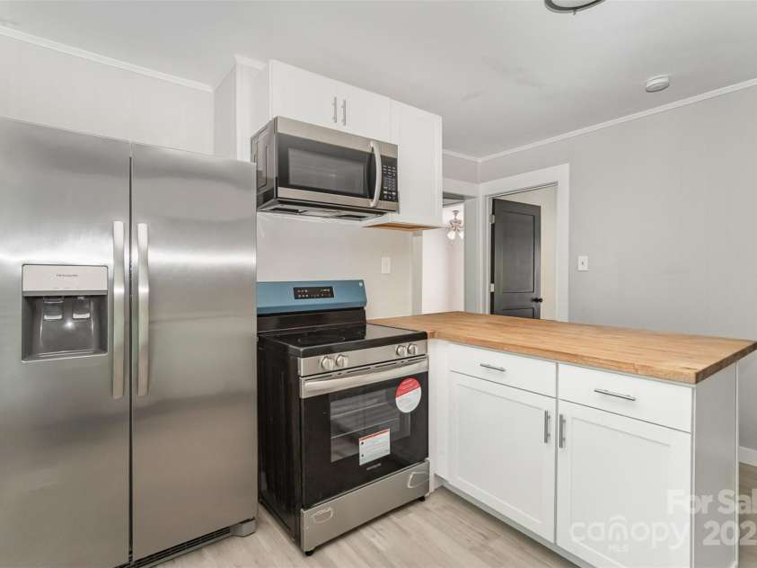 210 Marshall Street, Rock Hill, SC 29730.  MLS# CAR4270533, YatesRealty ID 21885. 