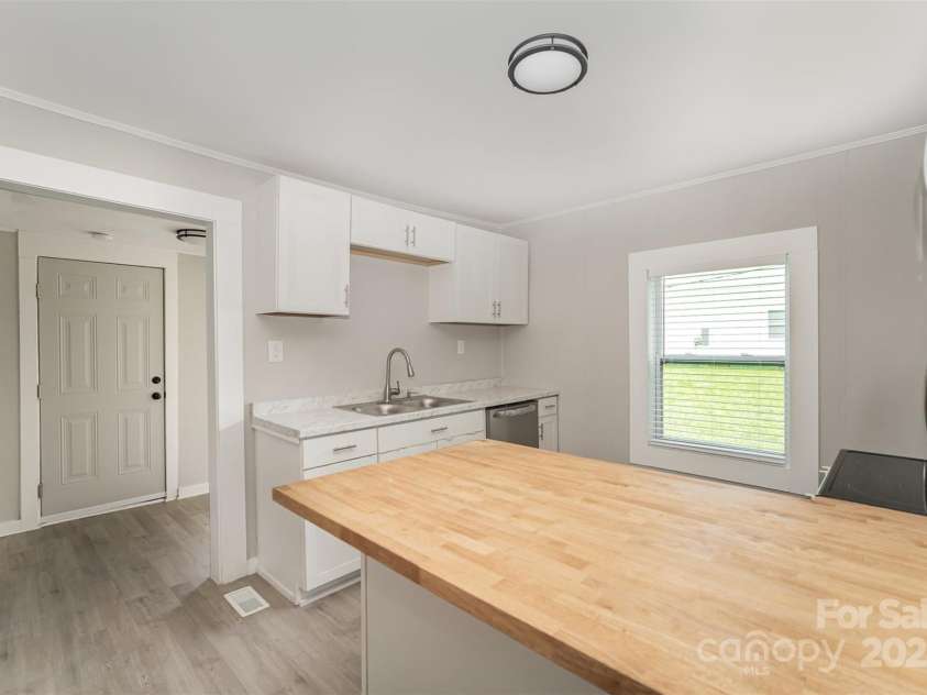 210 Marshall Street, Rock Hill, SC 29730.  MLS# CAR4270533, YatesRealty ID 21885. 