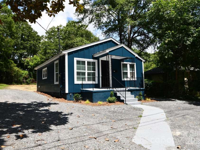 1406 Caldwell Street, Gastonia, NC 28052.  MLS# CAR4271234, YatesRealty ID 21886. 
