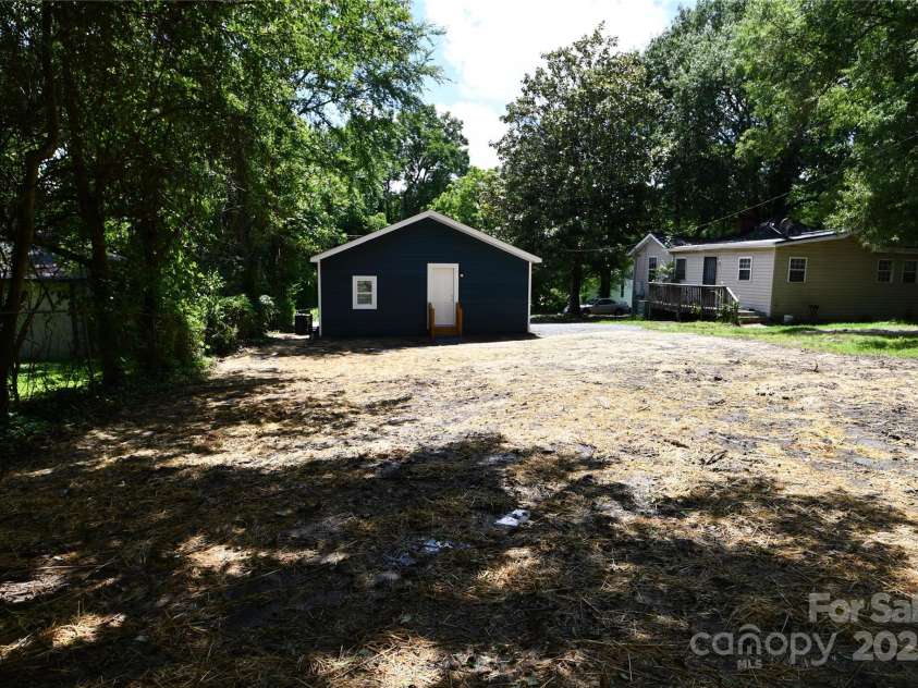 1406 Caldwell Street, Gastonia, NC 28052.  MLS# CAR4271234, YatesRealty ID 21886. 