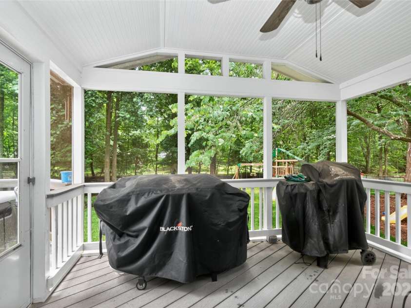8300 Quarters Lane, Mint Hill, NC 28227.  MLS# CAR4271325, YatesRealty ID 21887. Half bath downstairs