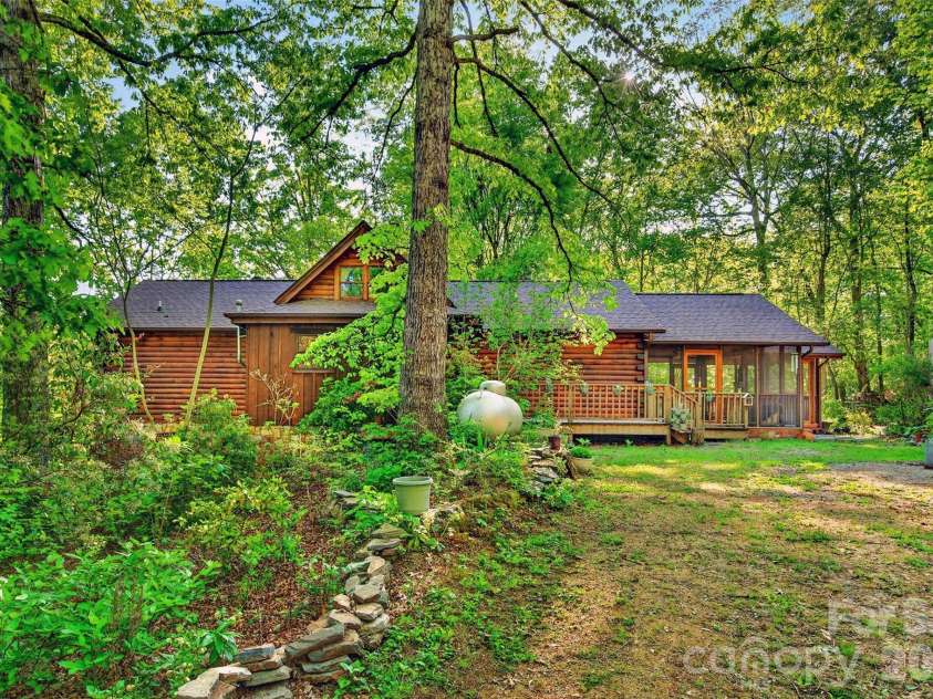 221 Hammer Hollow Drive, Marion, NC 28752.  MLS# CAR4374999, YatesRealty ID 21888. 