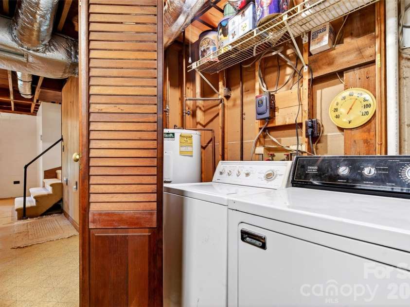221 Hammer Hollow Drive, Marion, NC 28752.  MLS# CAR4374999, YatesRealty ID 21888. Laundry
