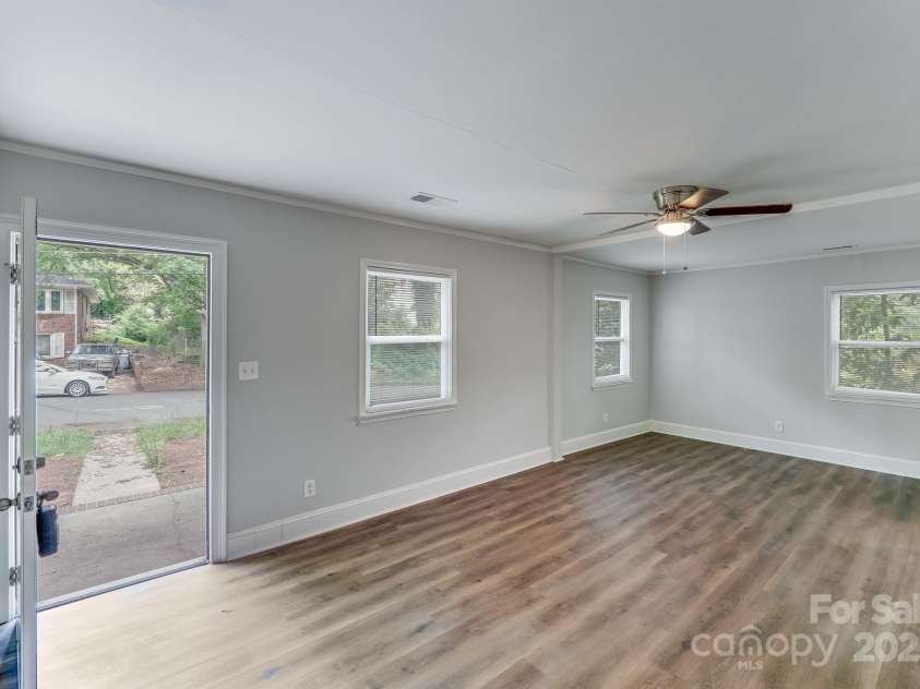 2214 Grimes Street, Charlotte, NC 28206.  MLS# CAR4259151, YatesRealty ID 21888. 