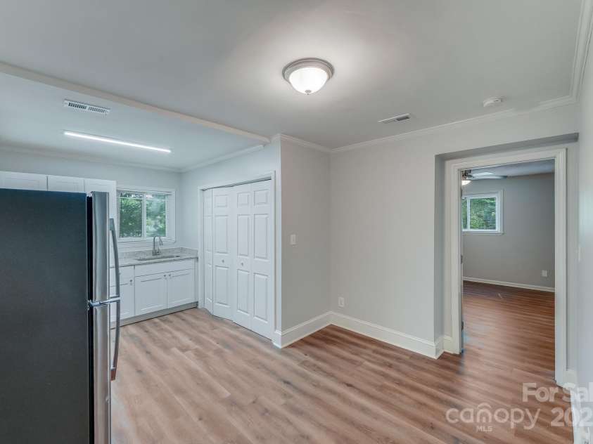 2214 Grimes Street, Charlotte, NC 28206.  MLS# CAR4259151, YatesRealty ID 21888. 