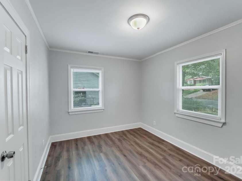 2214 Grimes Street, Charlotte, NC 28206.  MLS# CAR4259151, YatesRealty ID 21888. 