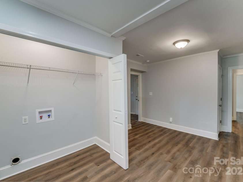 2214 Grimes Street, Charlotte, NC 28206.  MLS# CAR4259151, YatesRealty ID 21888. 